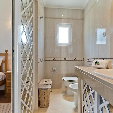 Bmyguest - Lagoa & Pool