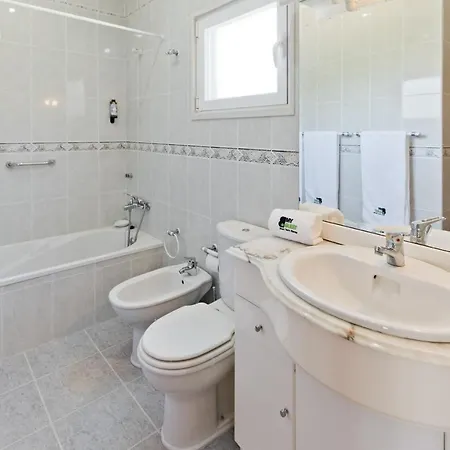 Villa Bmyguest - Lagoa & Pool